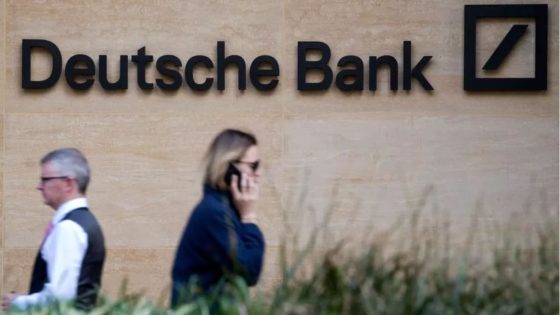 انهيار أسهم أكبر مصرف ألماني يبث الرعب في القطاع المصرفي الأوروبي