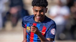 عمره 15 سنة فقط.. المغربي لامين يامال أصغر لاعب في التاريخ يرتدي قميص برشلونة