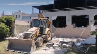 هدم مقاهي شيشا و فيلات مخالفة لقانون التعمير بالهرهورة