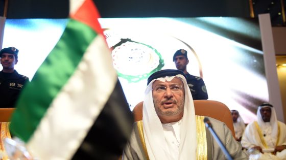 قرقاش يمتدح "رؤية السعودية 2030" ويوجه "تحية للمملكة قيادة وشعبا"