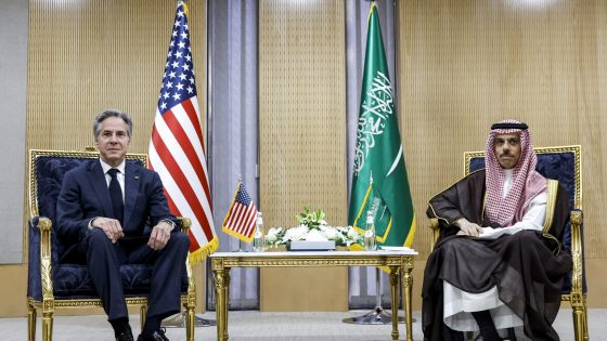 بلينكن يبحث في السعودية اتفاق إطلاق سراح الرهائن ووقف إطلاق النار في غزة