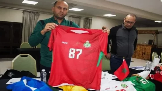 المنتخب الوطني للشباب لكرة اليد يواجه الجزائر بقميص يحمل خريطة المغرب