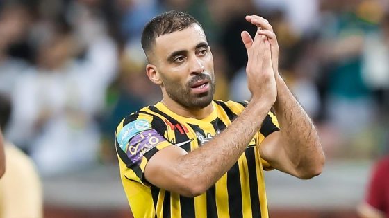 المشجع صاحب واقعة السواط يدعم حمدالله في مباراة الهلال