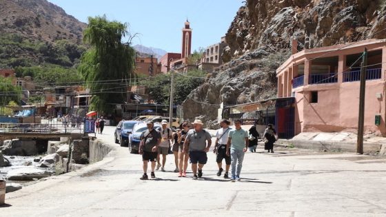 مهنيو الإرشاد السياحي في المغرب يحذرون من تفشي الابتزازات والنصب