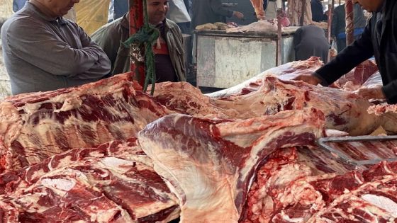 أسعار اللحوم الحمراء بالتقسيط تبلغ مستويات قياسية بالأسواق المغربية