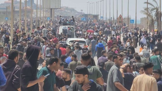 آلاف النازحين يحاولون العودة إلى منازلهم شمالي قطاع غزة والجيش الإسرائيلي يمنعهم بالرصاص