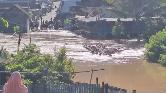 مصرع 14 شخصا جراء فيضانات في إندونيسيا