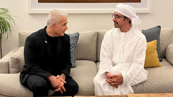 الإمارات.. زعيم المعارضة الإسرائيلية يعلق على لقائه الشيخ عبدالله بن زايد بتدوينة