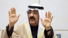 "الإمارات تقف بجانبكم".. محمد بن زايد يجري أول اتصال بأمير الكويت بعد إعلانه حل مجلس الأمة