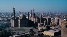 مصر.. وزارة الأوقاف تعلن حظر تصوير الجنائز نهائيا وقت دخولها أو خروجها أو الصلاة عليها بالمساجد