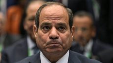 "زنقت الدولة عشان تعيش وألا تخرب".. السيسي يرد على منتقدي كثرة الإنفاق على المشروعات والطرق
