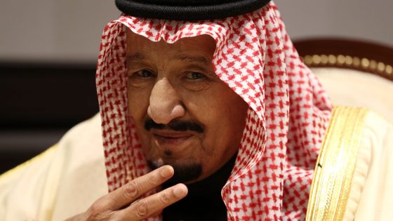 الملك سلمان يعاني من ارتفاع بالحرارة وألم مفاصل ويجري فحوصات