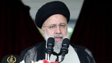 ما الذي نعرفه عن إبراهيم رئيسي الذي تحطمت مروحيته في شمال غرب إيران؟