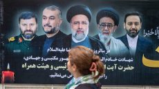 "سقطنا في الوادي".. مكالمة لمرافق إبراهيم رئيسي يكشفها مسؤول قبل العثور على حطام المروحية