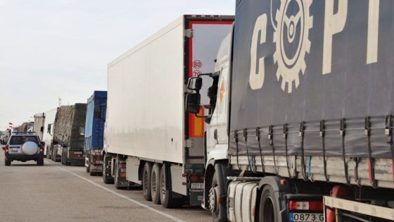 مدريد تجبر الشاحنات المغربية على استعمال “المحروقات المحلية” في إسبانيا