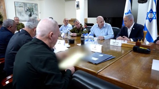 إليكم ما نعلمه عن ردود حماس وإسرائيل على الاتفاق المطروح لوقف إطلاق النار في غزة