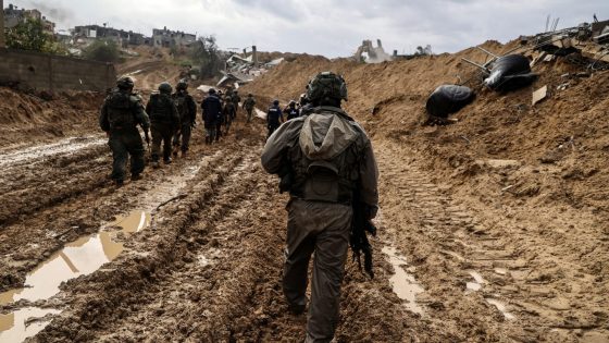 محلل CNN: جنود إسرائيليون تنكروا بزي مقاتلين من "القسام" في عملية تحرير الرهائن