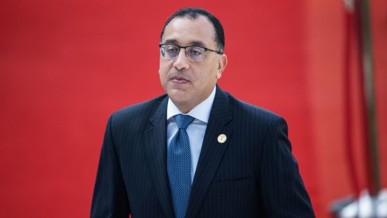مصر.. "الشعب مهتم بتشكيلة المنتخب أكثر من الحكومة".. تعليق إعلامي ورد من ساويرس