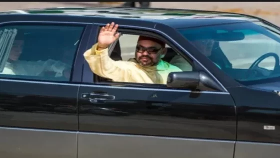 بالفيديو.. الملك محمد السادس يصل مدينة المضيق