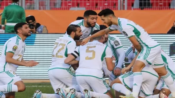 فيديو للاعبي المنتخب الجزائري وهم يحملون الوسادات يثير جدلا واسعا