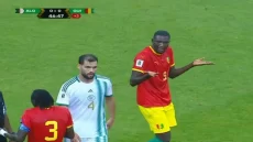 بالفيديو.. الإعلام الجزائري يتهم المغرب في تسببه للخسارة ضد غينيا