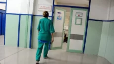 أطباء القطاع العام يشلون المستشفيات العمومية ردا على تماطل الحكومة
