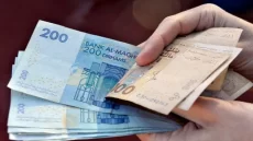 المتقاعدون يدشنون العام الجديد بوقفة أمام البرلمان