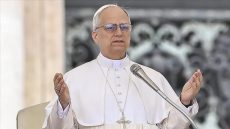 بابا الفاتيكان يدعو للسماح بدخول المساعدات إلى غزة