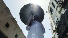 السعودية تمنع العمل تحت أشعة الشمس صيفا