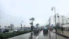 أمطار قوية وثلوج ورياح نشطة في عدة مناطق