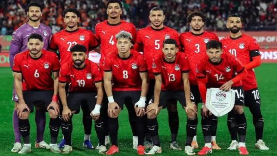 الكاف يُعاقب لاعبي مصر بعد إشارات رشوة التحكيم