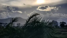 نشرة إنذارية في المغرب.. زخات رعدية قوية وبرد يضرب عدد من المناطق