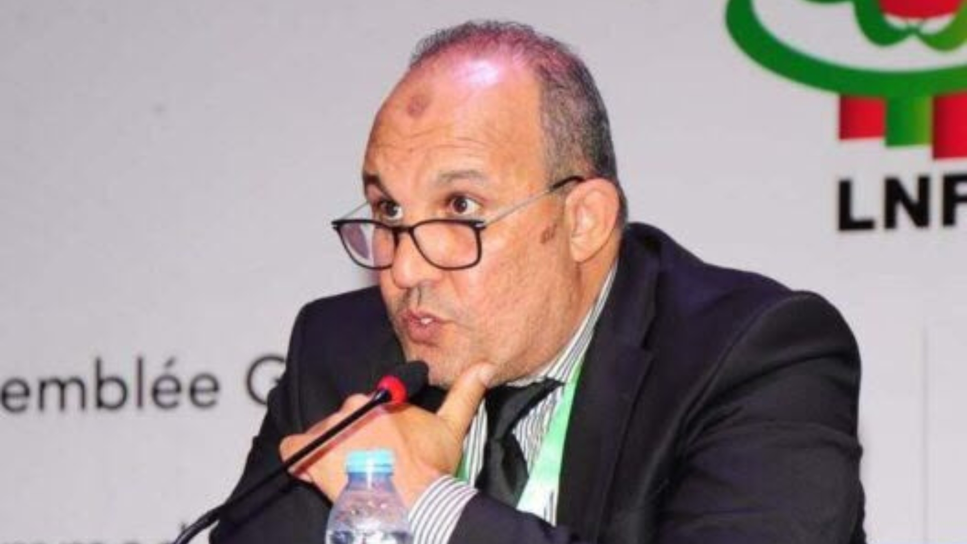 شبح المنع من الانتدابات الشتوية يهدد الأندية المتأخرة في تسوية ملفات أجور أطقمها ولاعبيها