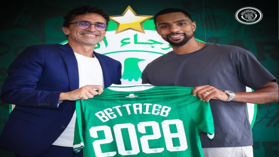 الرجاء يحسم صفقة جديدة.. عادل بالطيب يعزز هجوم الفريق بعقد يمتد إلى 2028