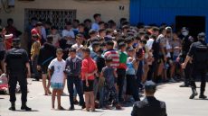 سبتة المحتلة.. 54 قاصراً يلتحقون بأسرهم في إسبانيا ضمن مسطرة استعجالية