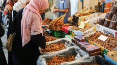 قبل اقتناء التمور.. أونسا يكشف معايير بسيطة للتأكد من سلامتها