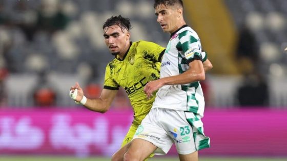 المغرب الفاسي يواجه الرجاء في مكناس.. هذه تفاصيل موعد ومكان المباراة