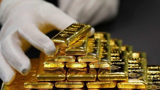 تراجع أسعار الذهب وسط ترقب محضر الفيدرالي