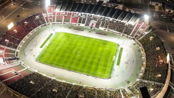 كلاسيكو الماص والرجاء مهدد بالنقل.. هل يُغلق مركب فاس أبوابه؟
