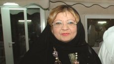 مي العيدان تنعى نجمة الدراما الخليجية الفنانة نادية كرم