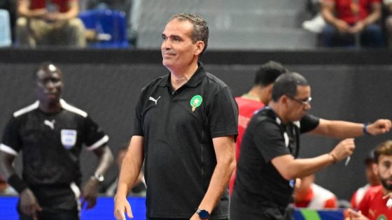 هشام الدكيك: "هدفنا نصف النهائي، وبعد ذلك مدبرها حكيم"